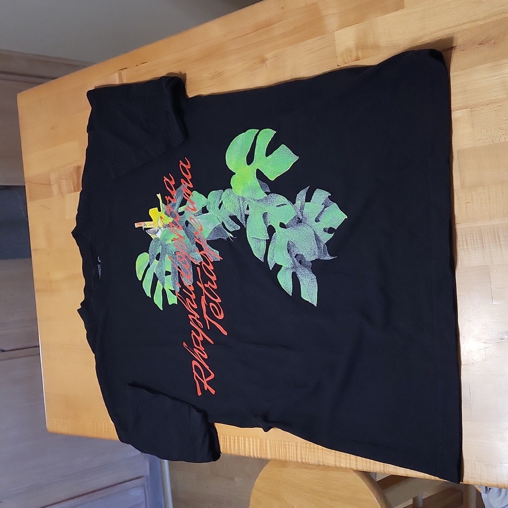 At The Moment Rhaphidophora Tetrasperima Black Short Sleeve Tee Shirt Monstera